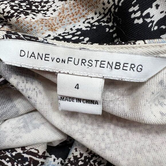 Diane Von Furstenberg Sigourney Wrap Dress 100% Silk Animal Print Size 4 - Picture 5 of 9